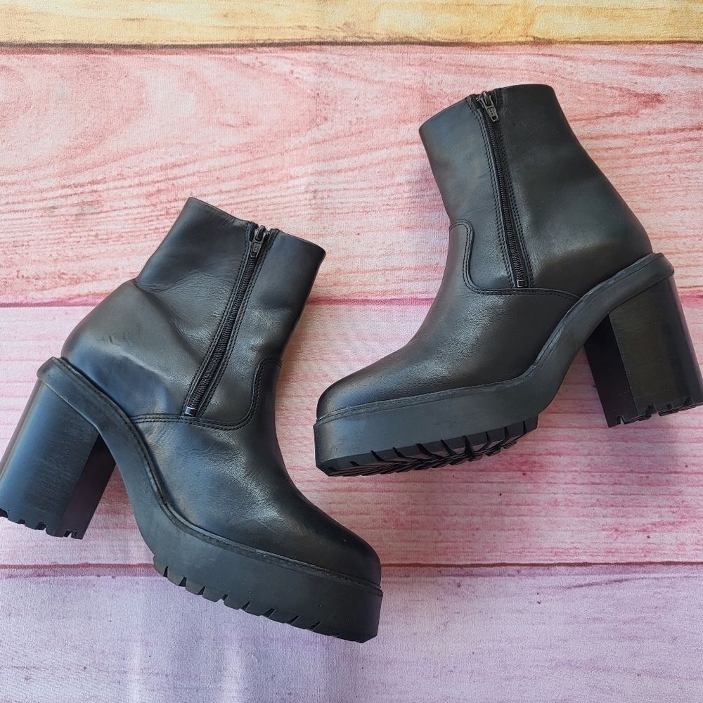 ASOS Black Faux Leather Double Side Zip Chunky Platform Heeled Bootie Size 9‎